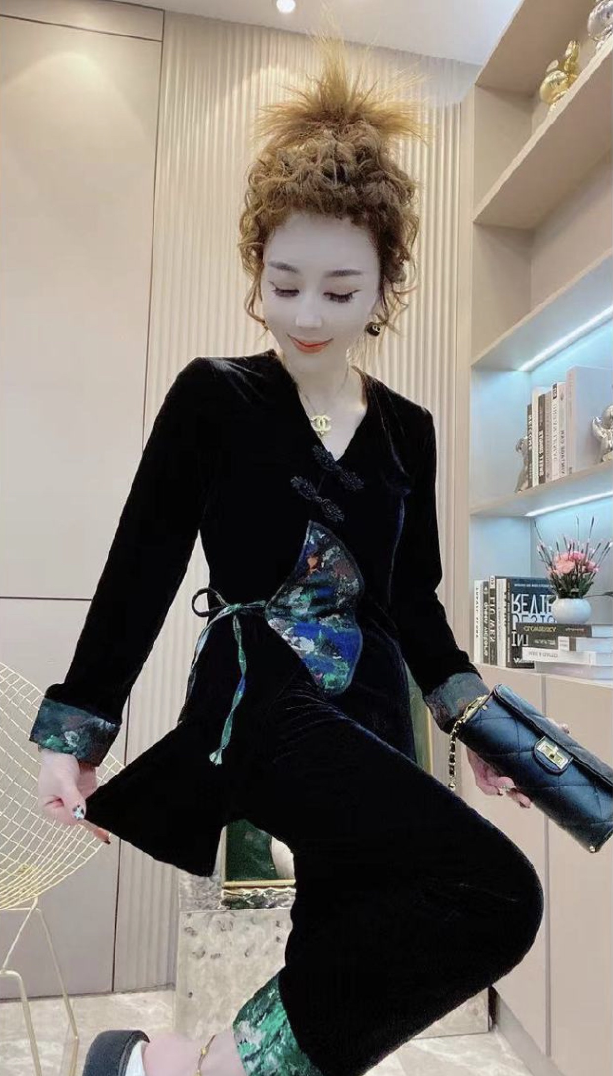 新中式国风V领金丝绒拼接盘扣大码显瘦套装女秋冬复古唐装两件套