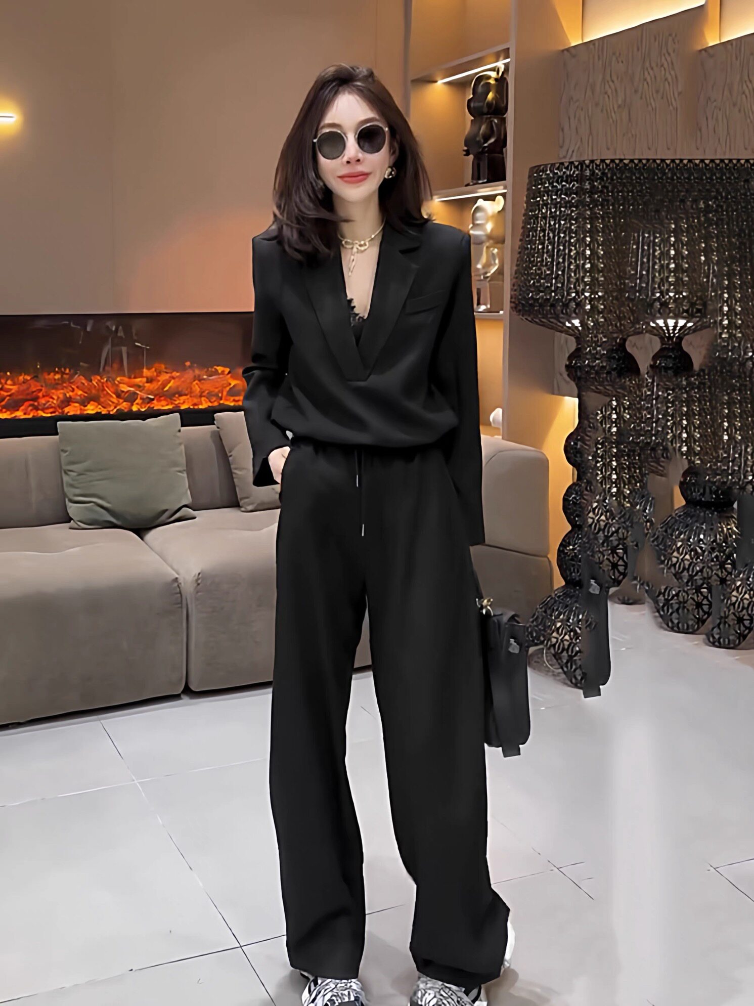 2026年早春季新款时尚百搭气质纯色高级感西服V领上衣+裤子套装女