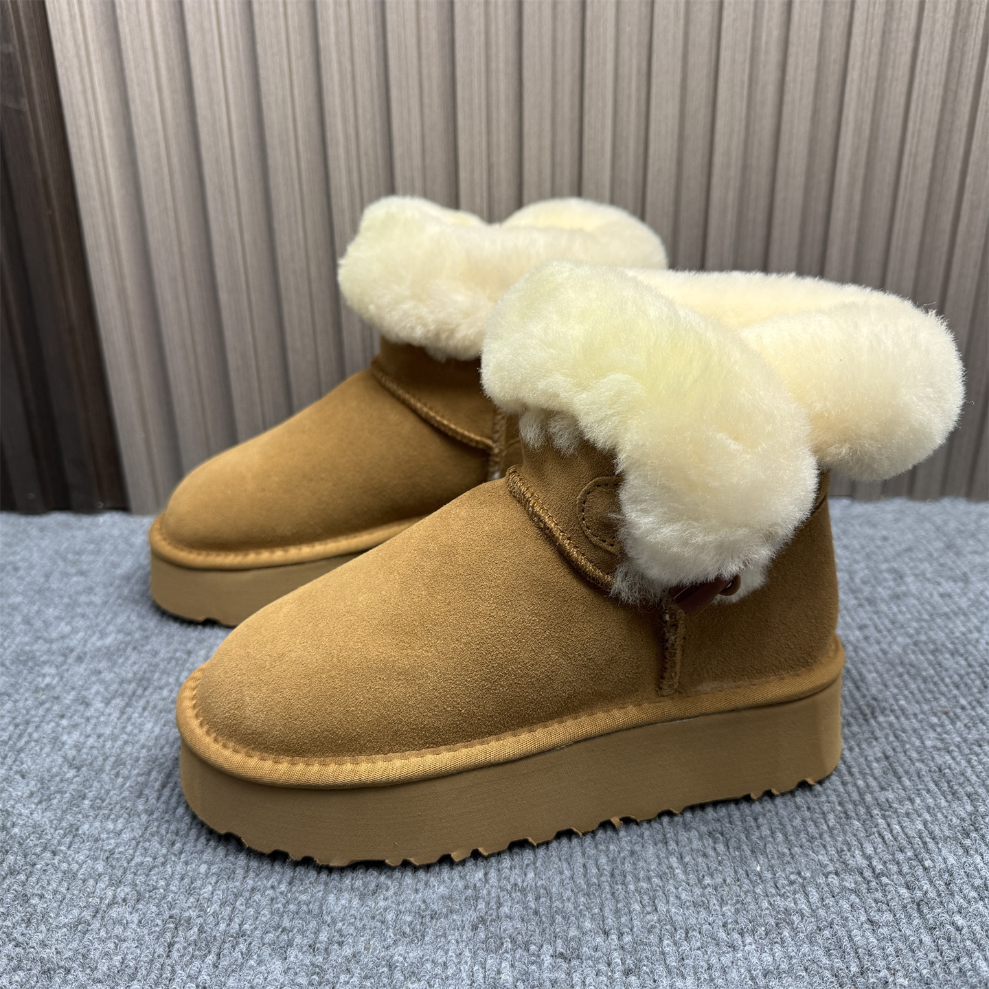 撤柜处理真皮羊毛口牛角扣厚底雪地靴女冬季新款加厚保暖东北棉鞋,女鞋,时尚雪地靴,淘宝优惠券,粉丝福利购,淘宝优惠卷