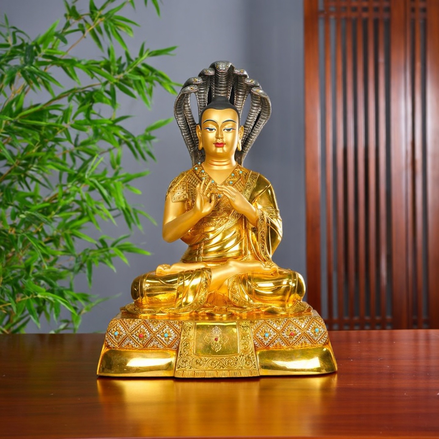 尼泊尔工艺黄铜鎏金龙树菩萨佛像