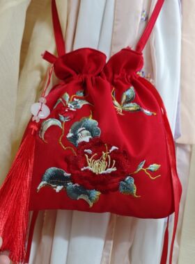 大红色刺绣包 红山茶 正红色包包 可斜挎  可装大屏手机