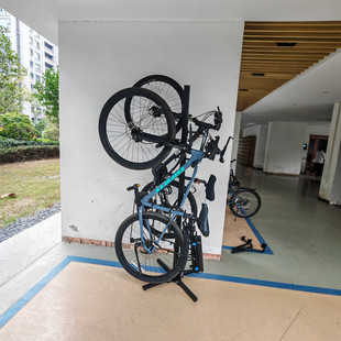 自行车挂架墙壁停车架公路车山地车展示架室内平衡车童车竖放置架