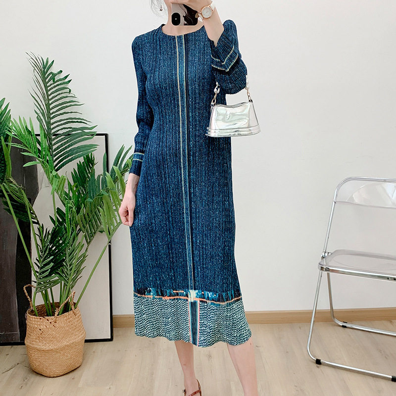 牛仔连衣裙女夏款蓝色印花时尚褶皱垂感显瘦洋气减龄长裙优质日韩