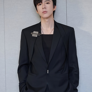 韩版 男士 不规则潮流痞帅休闲西服 设计感金属扣西装 明星刘宇宁同款