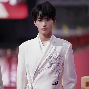 男国潮轻奢秀款 梅花刺绣西装 高级感气质西服潮 中式 徐振轩明星同款