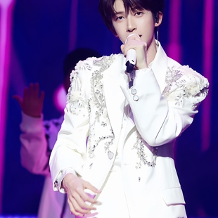 高级感痞帅男士 镶钻链条男款 舞台演出西服潮 白色西装 刘宇明星同款