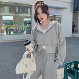 灰色