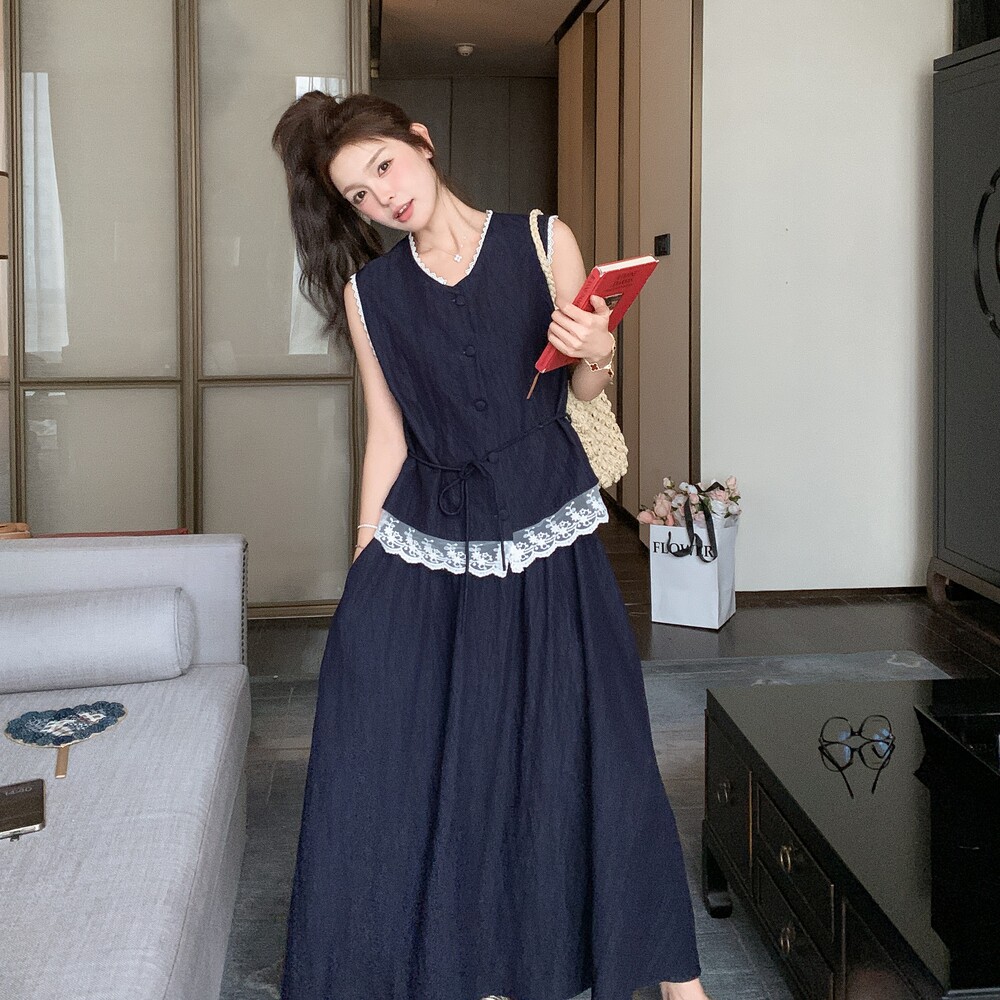 藏青色可盐可甜套装裙女2025夏新款法式蕾丝拼接背心半身裙两件套,女装套装/套裙,艾青服饰