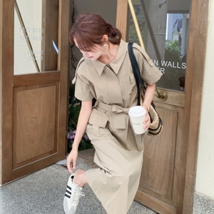 卡其色工装风连衣裙女2025夏季新款韩版简约气质收腰显瘦a字长裙图片