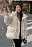 现货标90绒羽绒服加厚中长款纯色长袖连帽29022609P285控468，女装羽绒服，艾青服饰