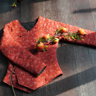 此岸歌声*原创设计店-水洗磨毛暖红碎花尖角小棉衣  问刘十九