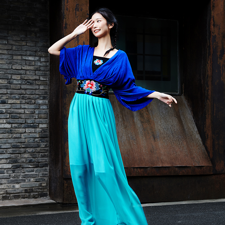 此岸歌声汉服款绣花连衣裙