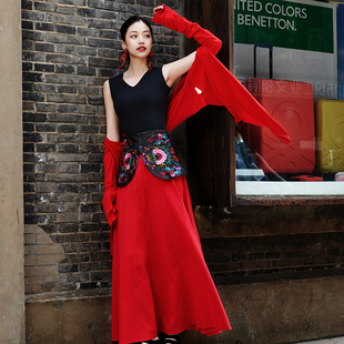 此岸歌声*原创-红黑撞色松桃绣纤腰半身裙  雨倾盆（售完即止）