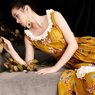 此岸歌声*原创设计店-昏黄花朵拼米白的裙子  果酱和几何学