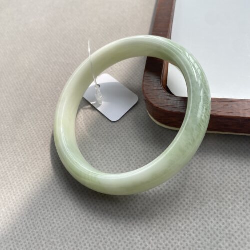 精品细料老翠蓝田玉手镯到证书