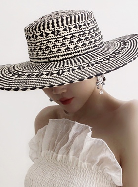 欧美风格春夏新款黑白拼色小众度假草帽出游平顶帽女士宽檐沙滩帽