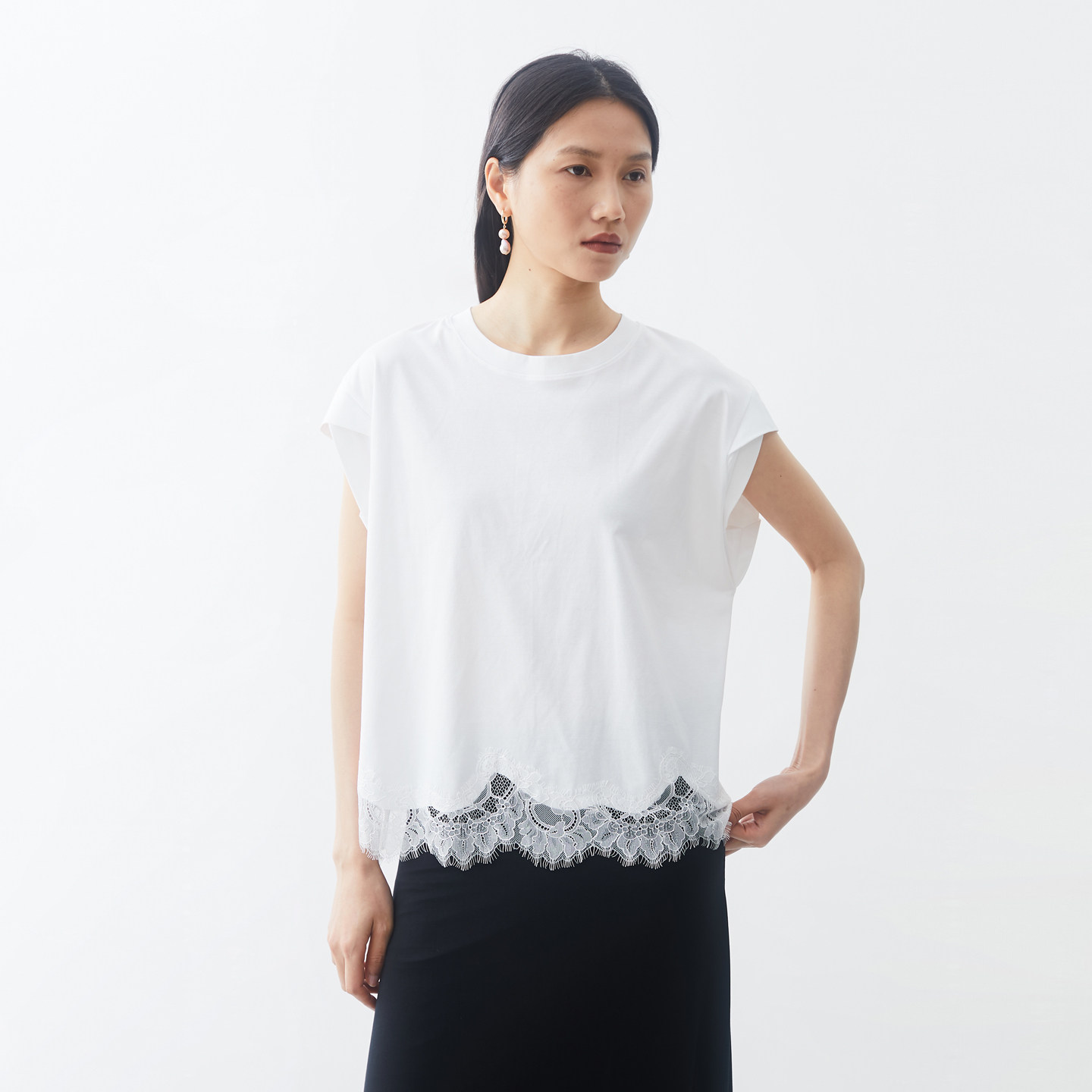 饰蕾丝纯棉针织优雅T恤衫 小鱼夏季新款宽松休闲白色短袖女上衣