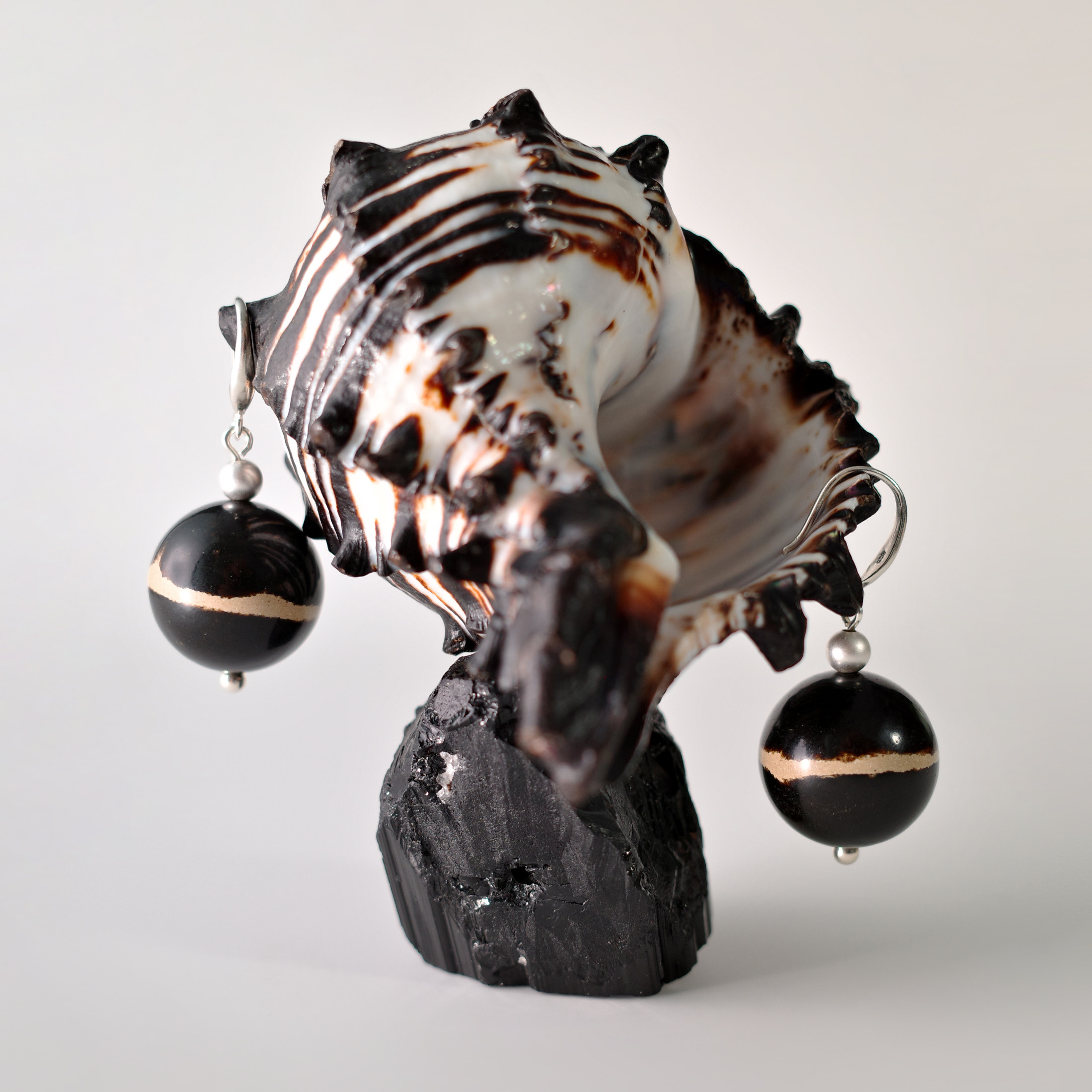 禅意缅甸珍稀天然黑根珀一线天耳坠小鱼首饰大颗琥珀纯银耳勾耳环