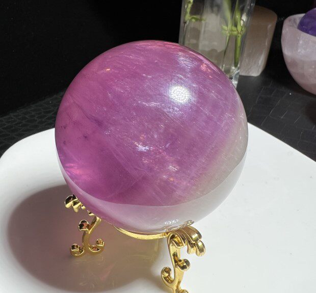 천연 장미 붉은 형석 수정 구슬 보라색 빨간색 형석 크리스탈 투명 색상 아름다운 반투명 아름다운 운모 시트