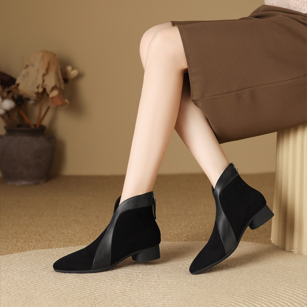 西村名物欧美复古黑色尖头V口时装靴女2025秋冬新款时尚小裸靴女,女鞋,时装靴,淘宝优惠券,粉丝福利购,淘宝优惠卷