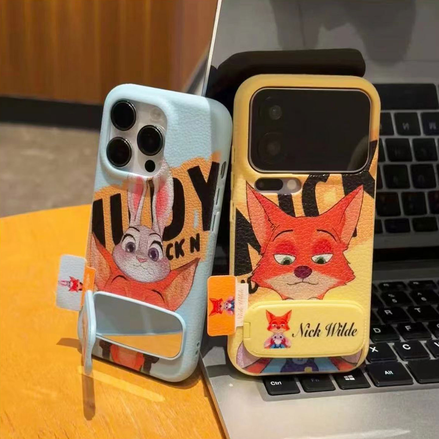 情侣朱迪趴尼克疯狂动物城适用苹果17Pro手机壳iPhone16max小米15华为mate80pura70k80note14荣耀400x200s30