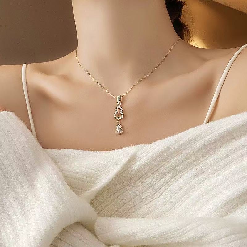妃蝶轩【断码清仓】新款葫芦吊坠项链复古气质轻奢小众锁骨链D627