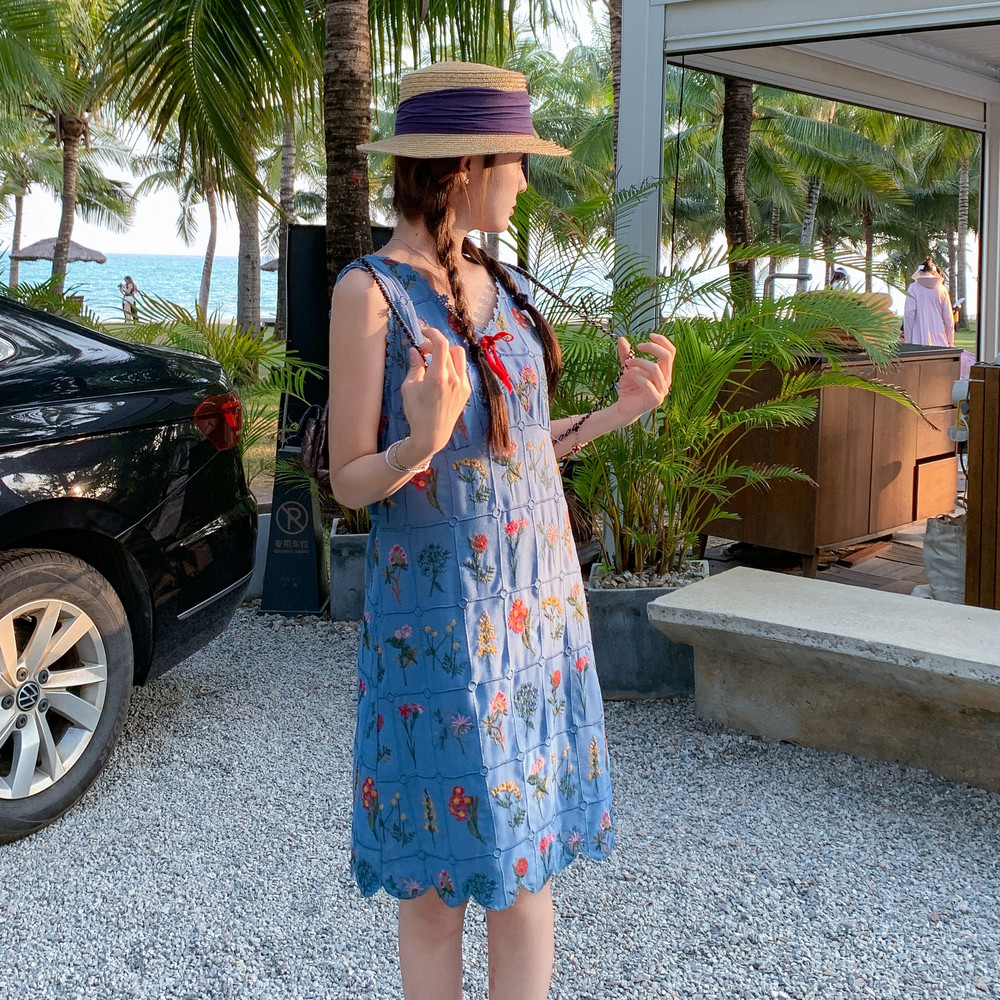 蓝色法式复古淑女气质绣花连衣裙女2025夏季新款小个子花边A字裙,女装连衣裙,世纪海洋