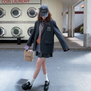 学院风深灰色短款西装外套女春秋高级小众超火好看独特漂亮小西服图片