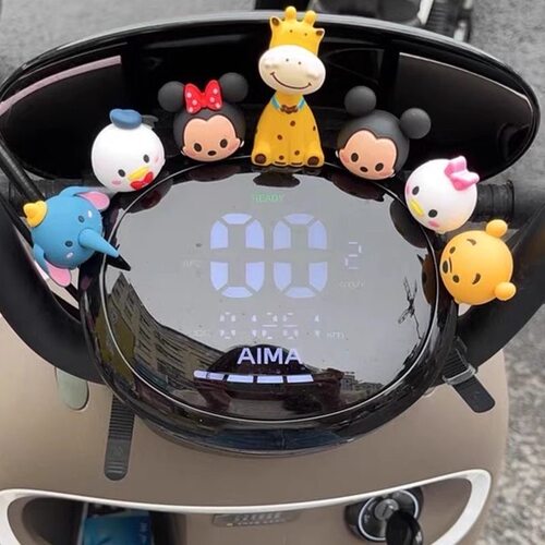 适用小牛电瓶装饰小摆件电动车迪士尼公仔可爱仪表盘配饰九号配件