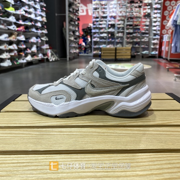 Nike女网面低帮休闲鞋老爹鞋透气