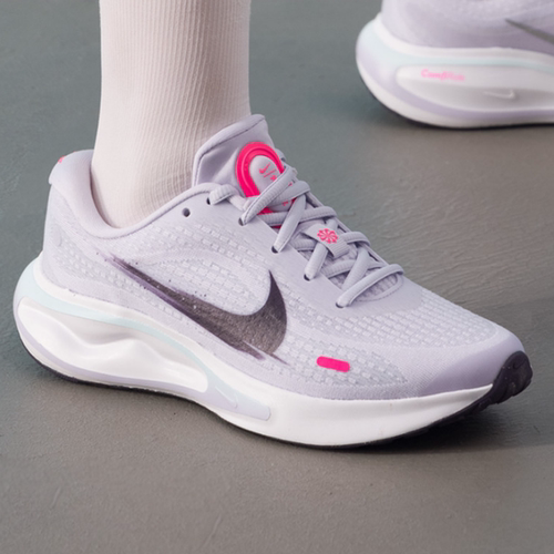Nike耐克正品新款春秋女子撞色时尚百搭运动缓震休闲跑步鞋IM6684