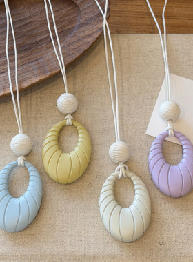 春夏多巴胺亚克力椭圆锁骨链