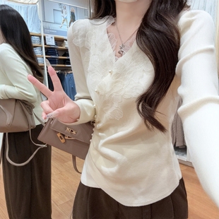 法式别致蕾丝V领毛衣女秋冬收腰显瘦褶皱针织衫打底衫女内搭上衣