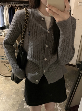早春季单排扣麻花针织开衫女韩系miu系穿搭刺绣上衣灰色毛衣外套