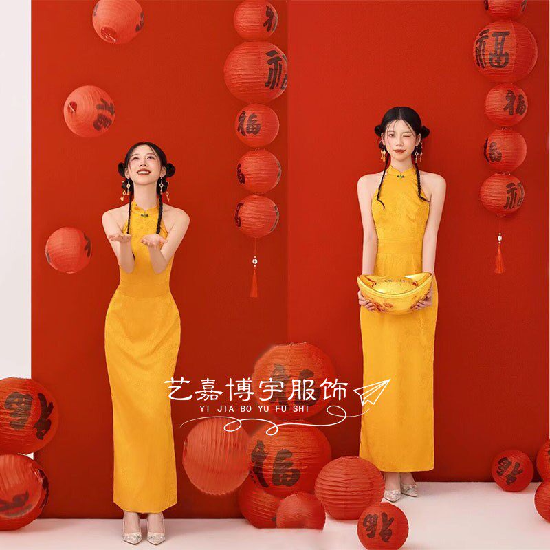 2025新年影楼新款写真主题黄色中式旗袍婚礼晨袍摄影复古拍照服装