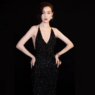 倪妮同款黑色晚礼服高级感挂脖露背亮片主持人长裙年会性感小众款