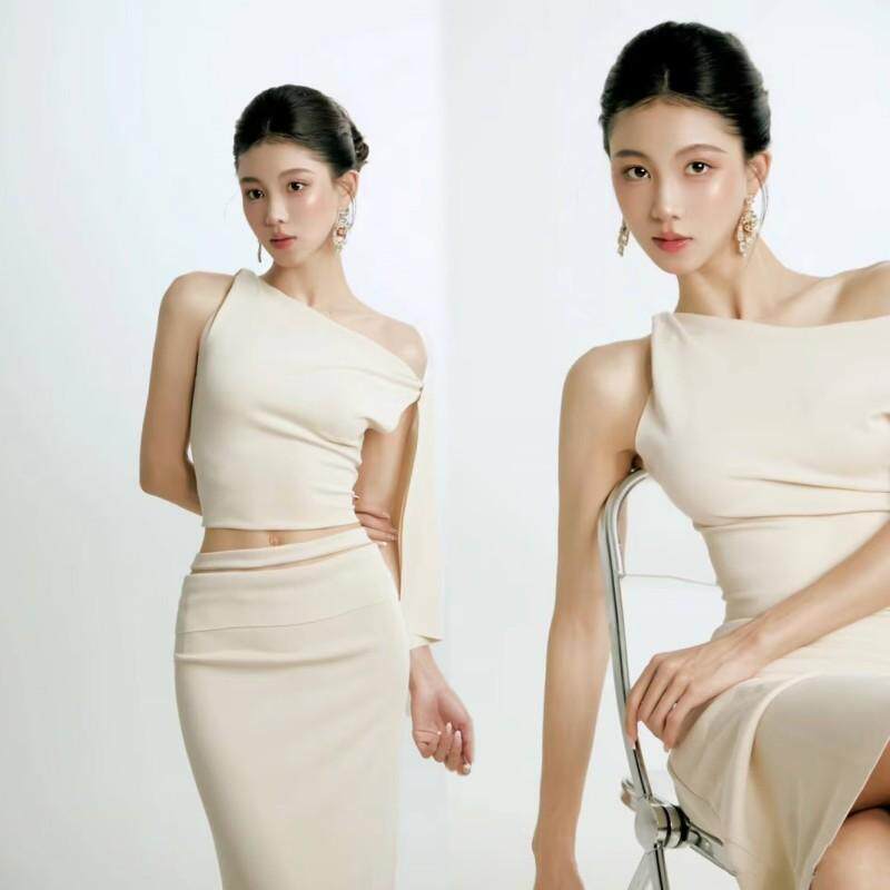 装辣妹斜肩短款背心上衣少女写真