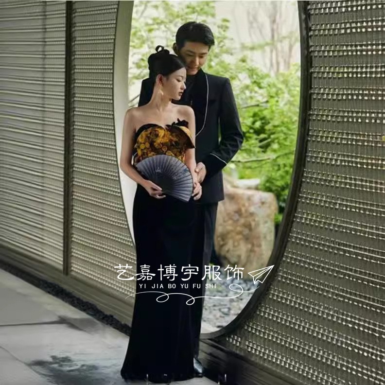 影楼新款新中式园林风情侣写真婚纱艺术照丝绒晚礼服摄影旅拍服装