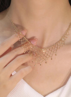 镀18K黄金色蕾丝编织网状金球锁骨链轻奢小众设计复古女宫廷项链