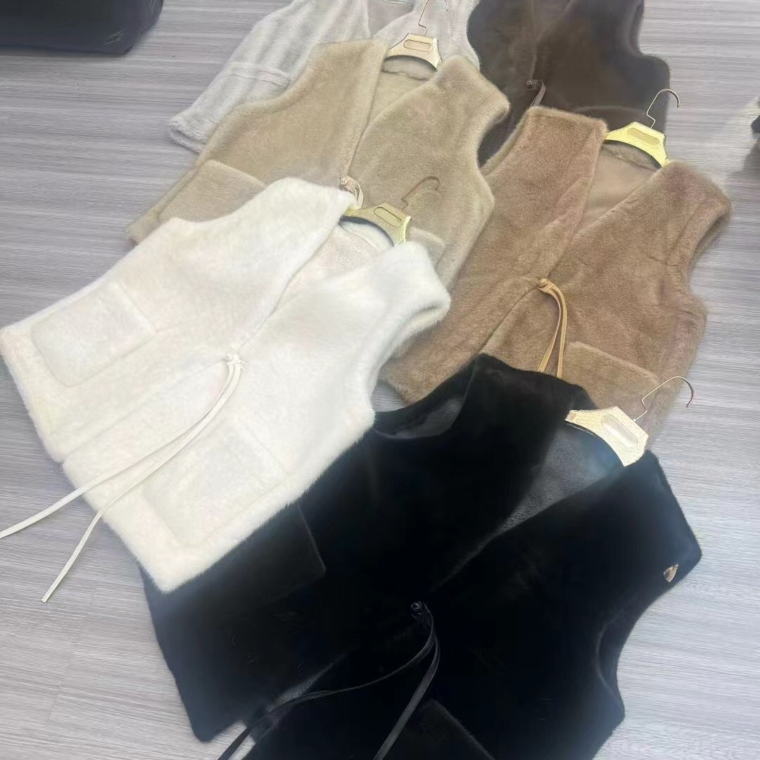 JCMM JANE 1025 MB皮毛一体长款国风马甲2503