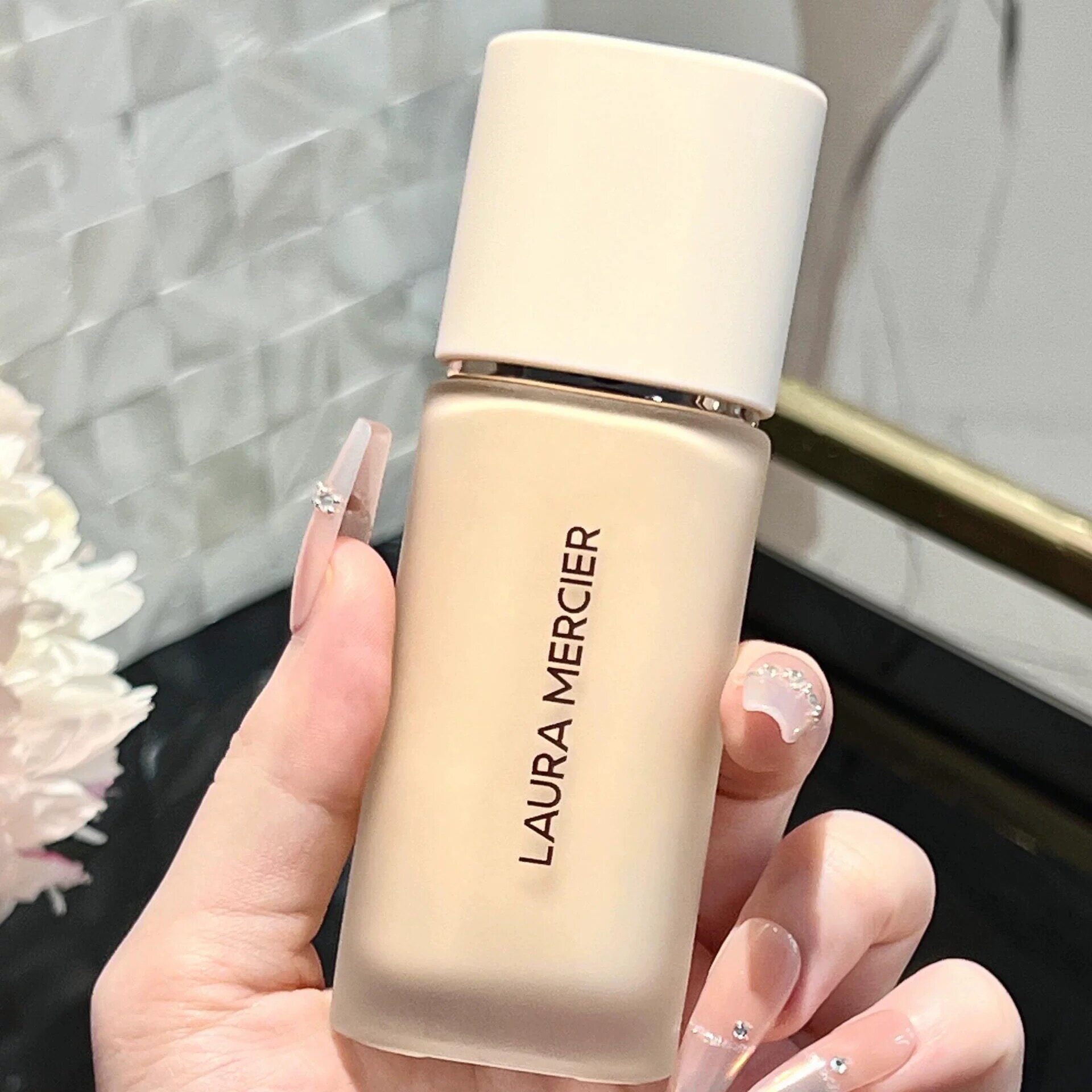 罗拉玛希Laura Mercier 2024新款粉底液轻透无瑕持妆0w1 1w1 1c2