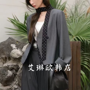 3.6~K11125春装新款气质配丝巾波点拼接设计感V领短款西装外套女