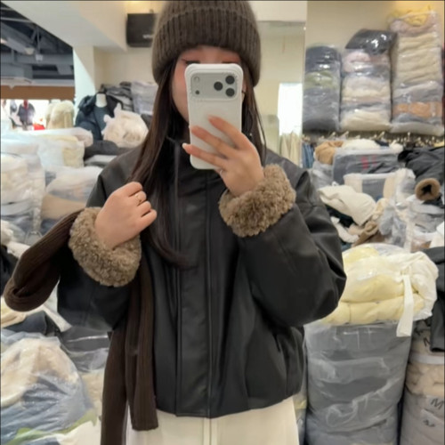 李允珍liyunzhen8316羊羔毛拼接短款PU皮衣羽绒服气质短款外套