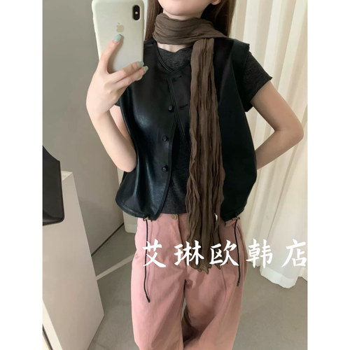 32151配丝巾单排扣皮衣马甲