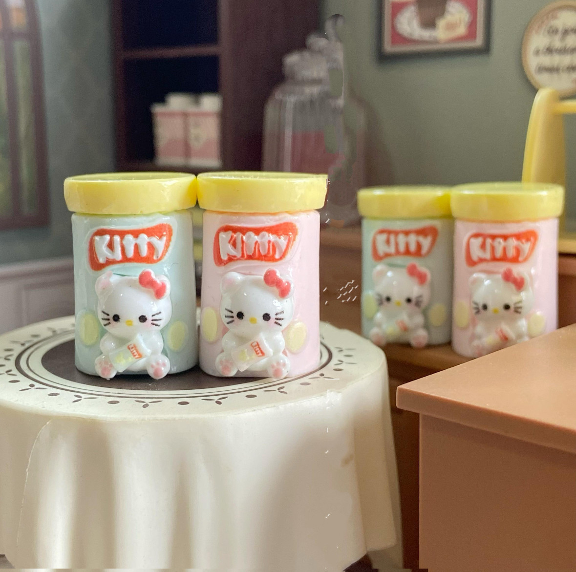 DIY高定树脂立体手绘可爱卡通Kitty猫薯片桶摆台挂件奶油胶手机链
