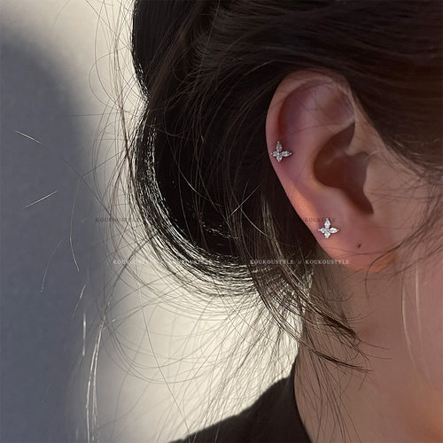 银针小巧精致蝴蝶耳钉简约