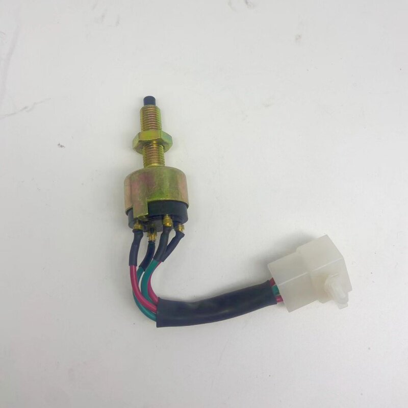 适用于江铃宝典驭胜域虎宝威顺达凯运凯锐刹车灯开关制动灯开关