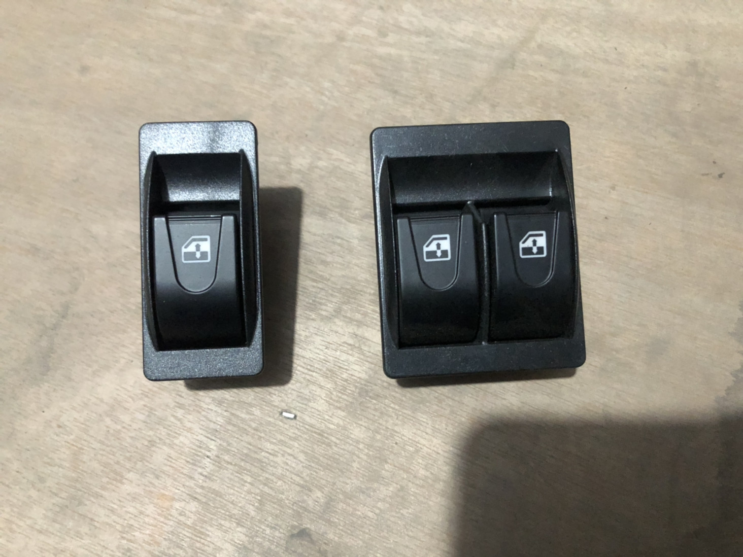 适配陕汽德龙老M3000北奔V3m红岩杰卡电动门窗玻璃升降器开关按钮