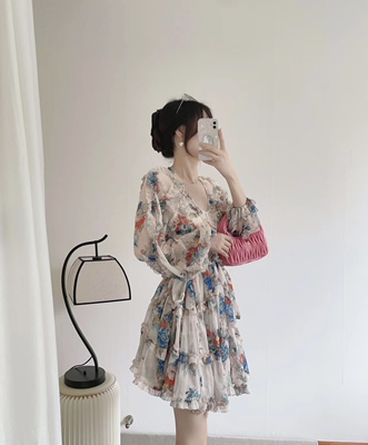 欧阳娜娜同款仿真丝碎花度假风裙