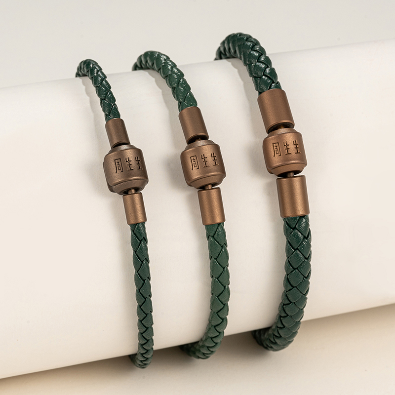 小众洋气墨绿色~搭配黄金超好看